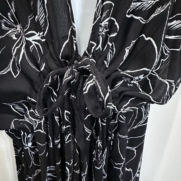 NWT Time and Tru Womens Sm-Md Black Soot Floral Printed Swim Cover-Up Resortwear - Picture 4 of 13
